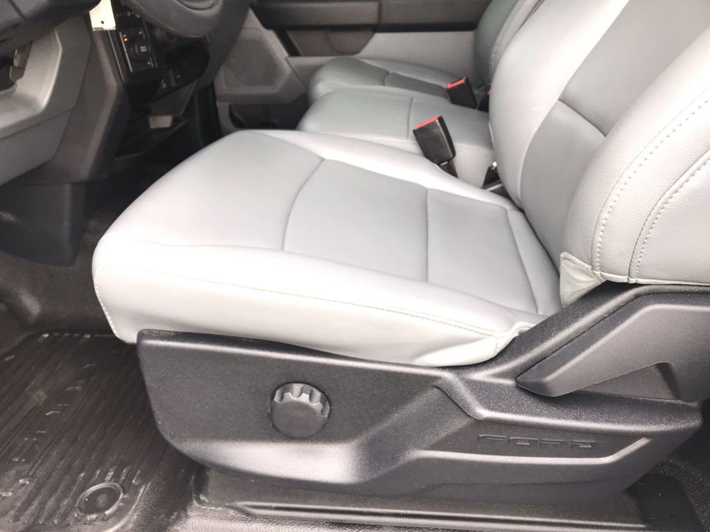 Used 2025 Ford F250 XL w/ XL Chrome Package image 12