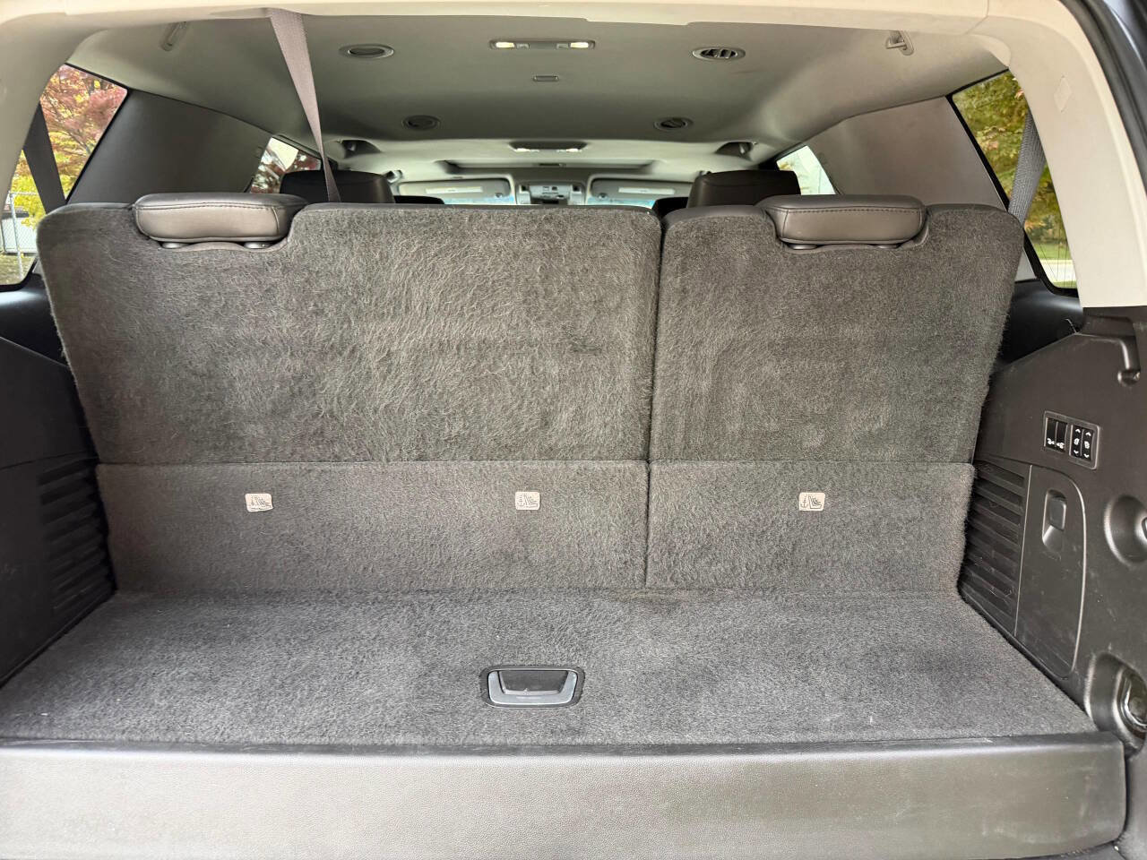 Used 2015 Cadillac Escalade Luxury image 29