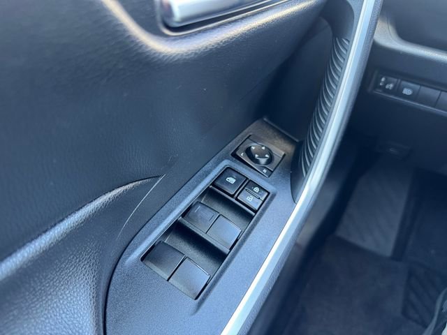 Used 2020 Toyota RAV4 XLE w/ Convenience Package AWD/4WD image 12