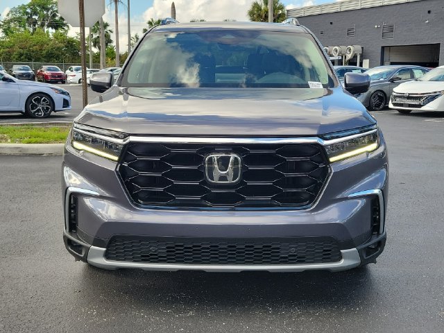 Used 2023 Honda Pilot Touring image 2