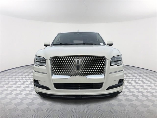 Used 2024 Lincoln Navigator Reserve image 2