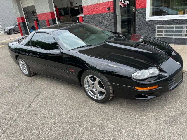 Used 2000 Chevrolet Camaro Z28 w/ SS Performance/Appearance Pkg RWD image 6
