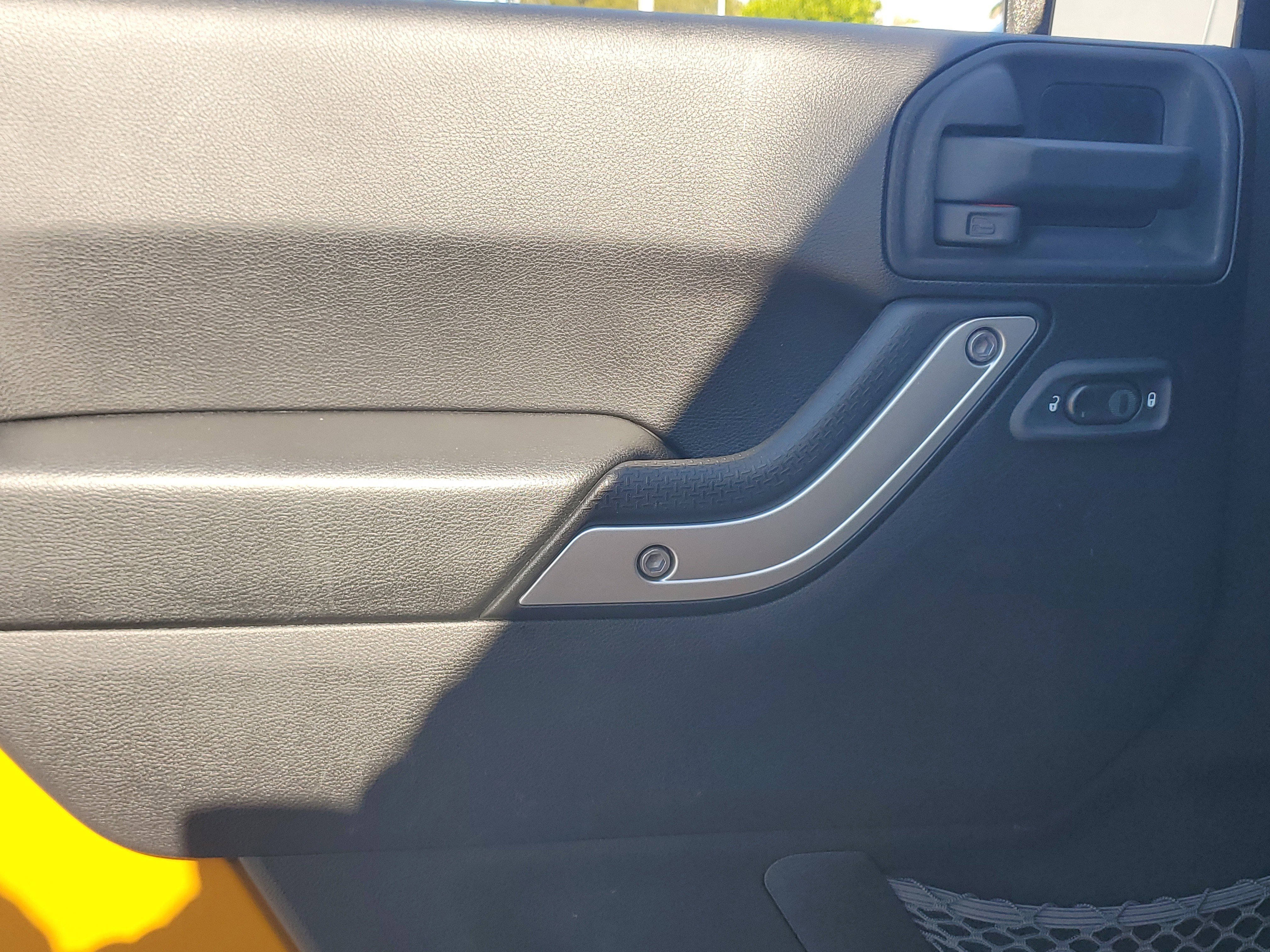 Used 2014 Jeep Wrangler Unlimited Sahara w/ Connectivity Group image 26