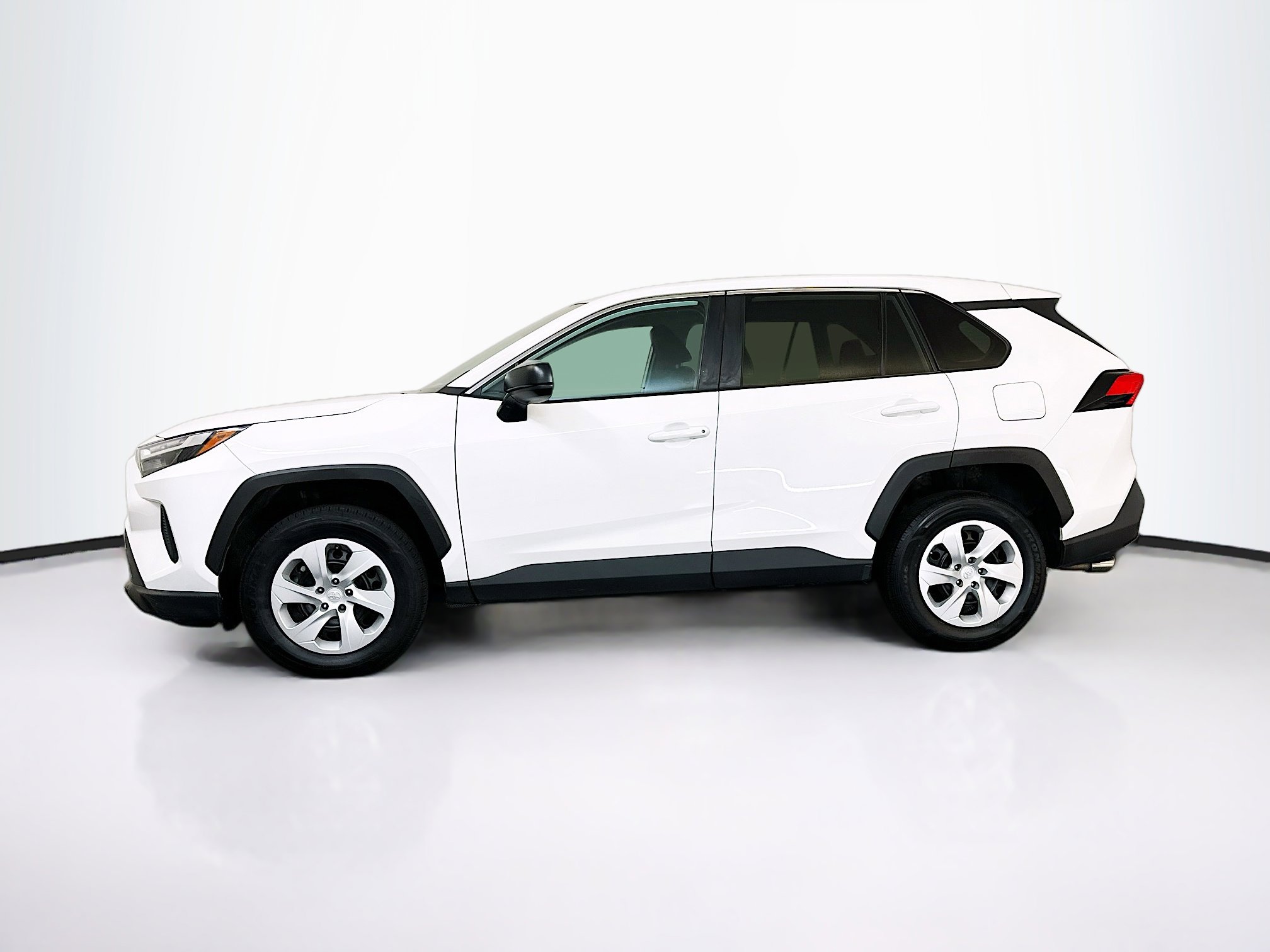 Used 2024 Toyota RAV4 LE image 4
