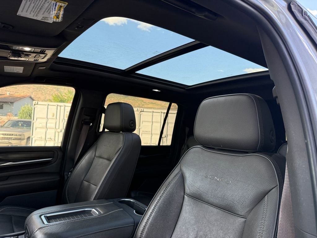 Used 2021 GMC Yukon XL Denali w/ Denali Premium Package AWD/4WD image 22