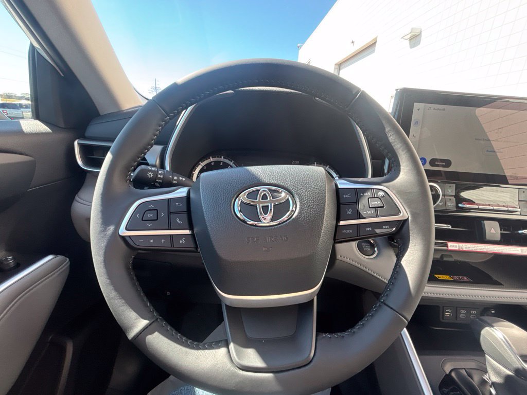 New 2026 Toyota Highlander XLE AWD/4WD image 22