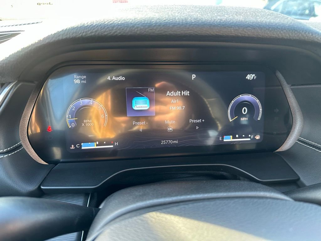 Used 2023 Jeep Grand Cherokee L Laredo image 21