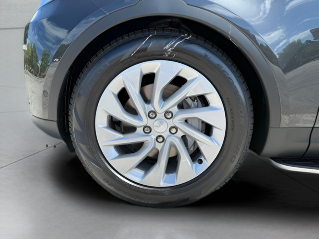Certified 2025 Land Rover Discovery S AWD/4WD image 9