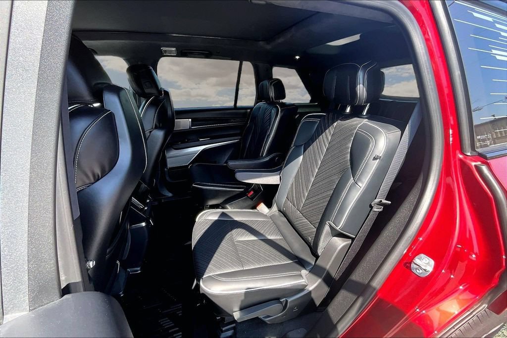 Certified 2026 Cadillac Vistiq Sport w/ LPO, Floor Liner Package AWD/4WD image 22