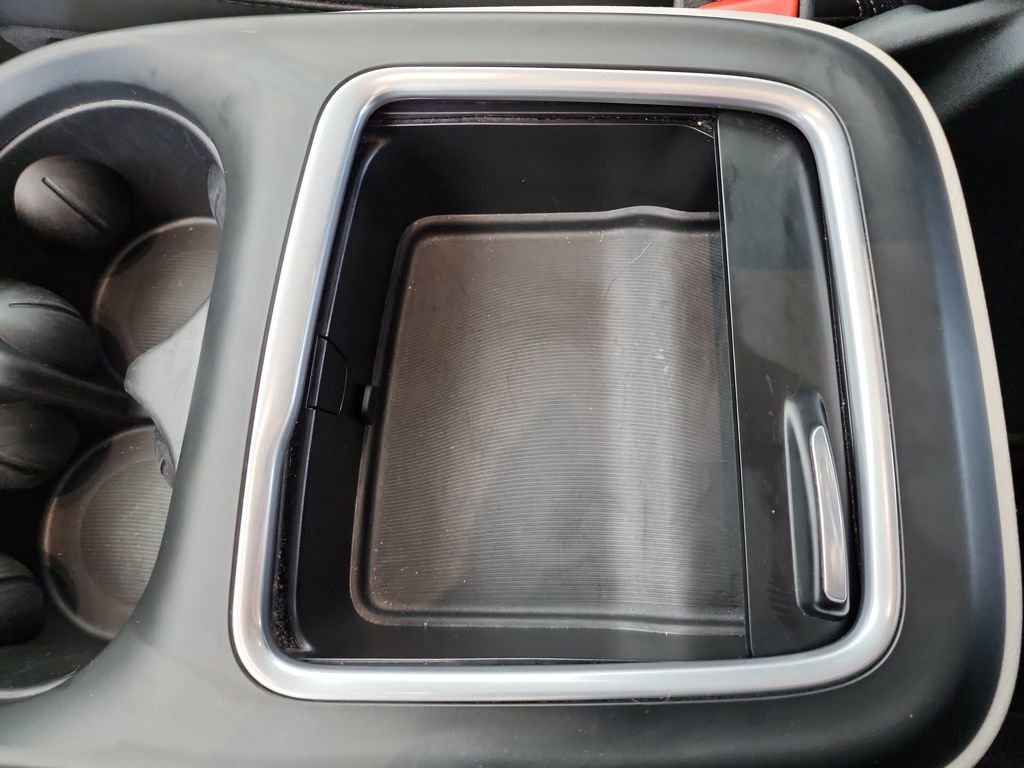 Used 2024 Chrysler Pacifica Touring-L FWD image 33