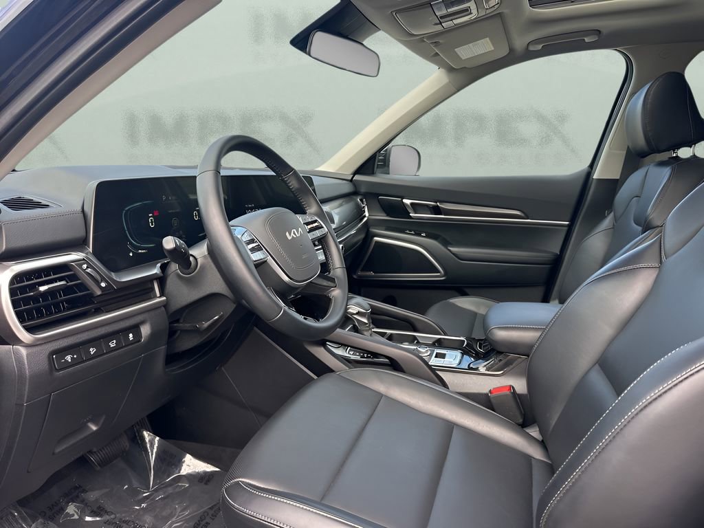 Used 2025 Kia Telluride S image 9