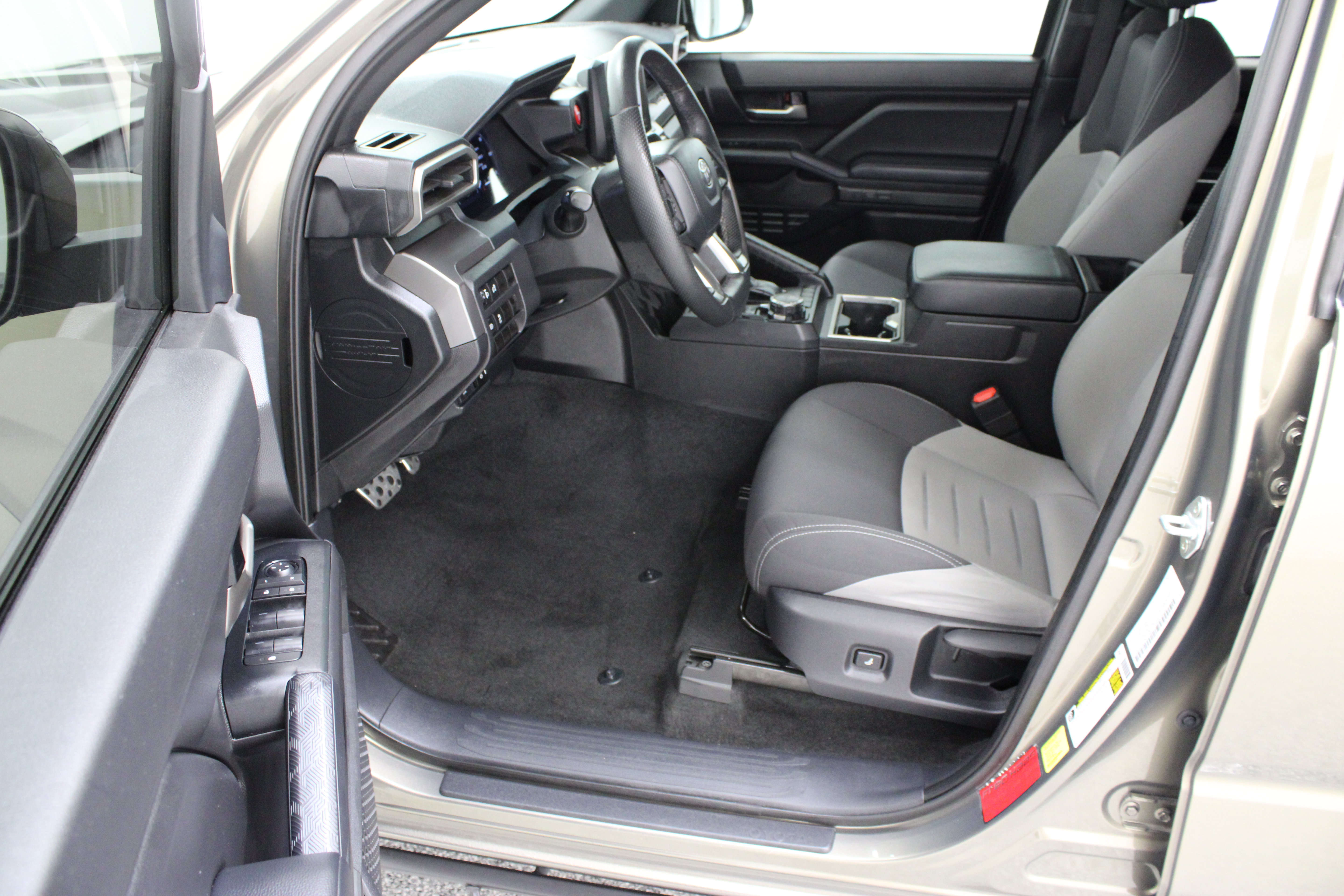Used 2024 Toyota Tacoma TRD Sport AWD/4WD image 14