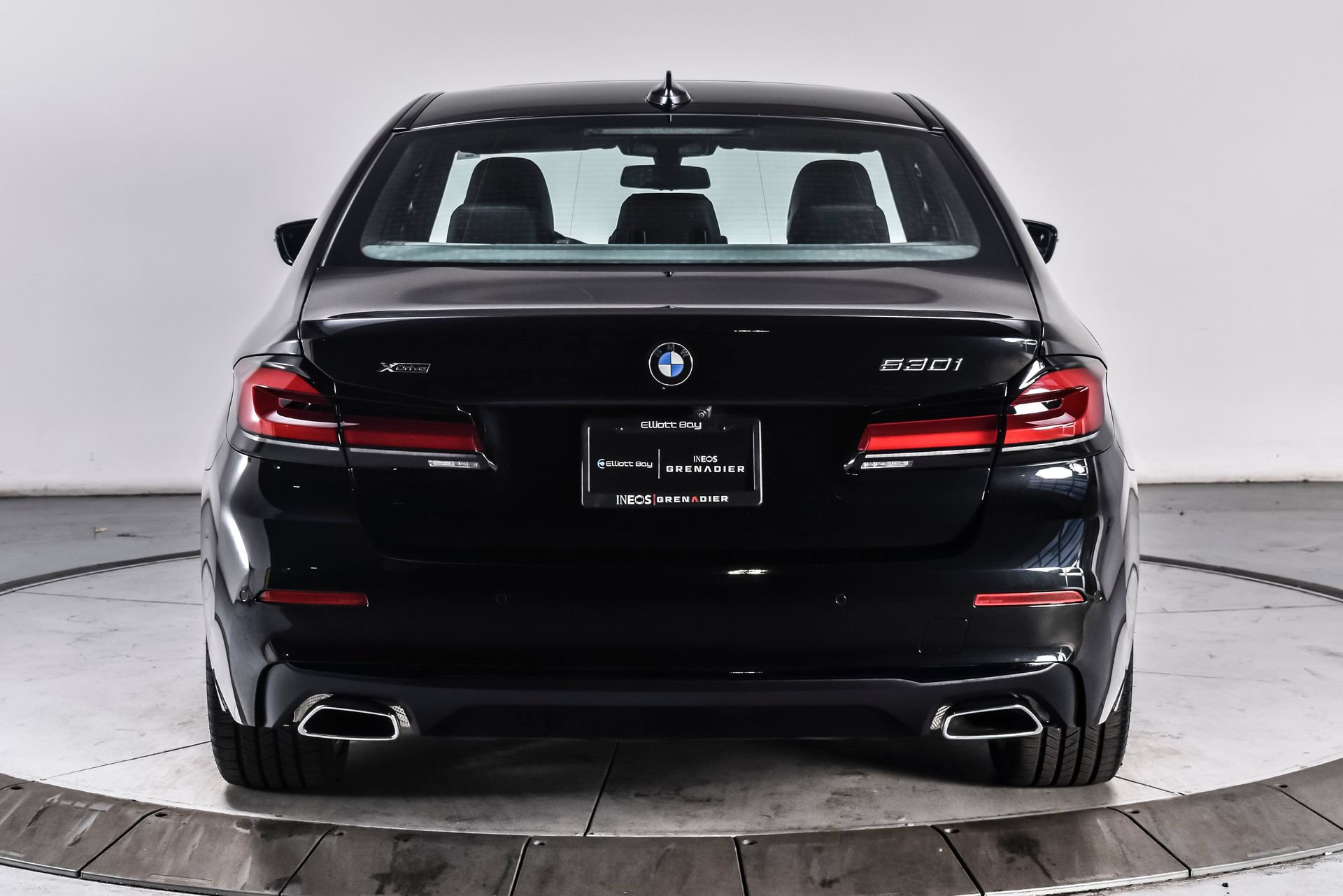 Used 2023 BMW 530i xDrive w/ Premium Package AWD/4WD image 5