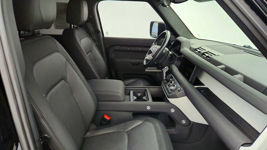 Used 2023 Land Rover Defender 110 X-Dynamic SE AWD/4WD image 24