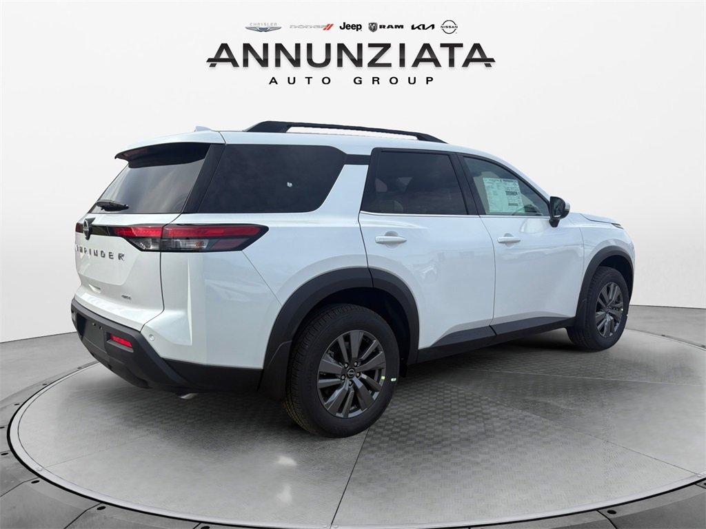 New 2025 Nissan Pathfinder SV image 5