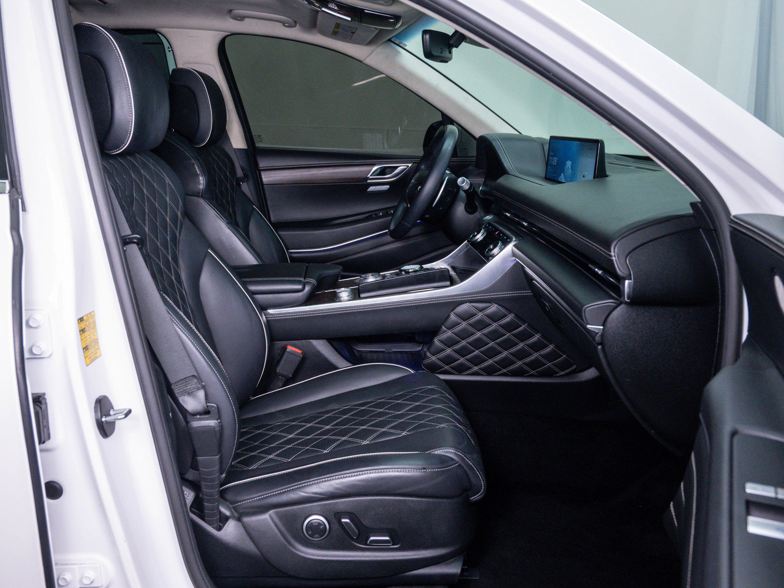 Used 2023 Genesis GV80 3.5T Prestige w/ Prestige Package image 11