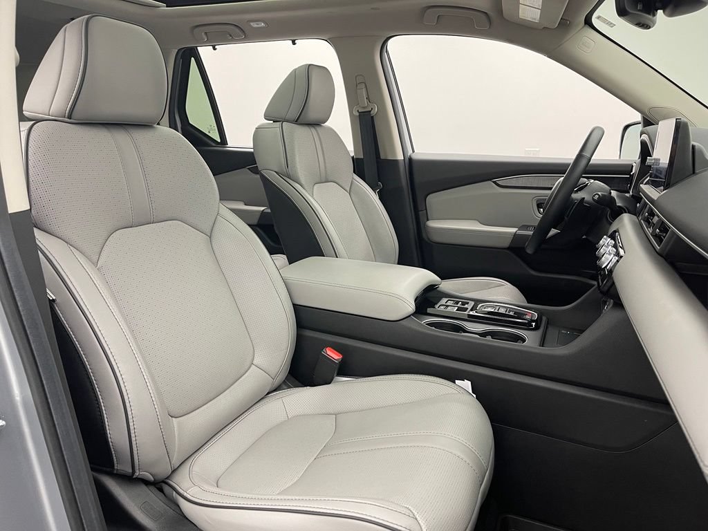 Used 2025 Honda Pilot Elite image 36
