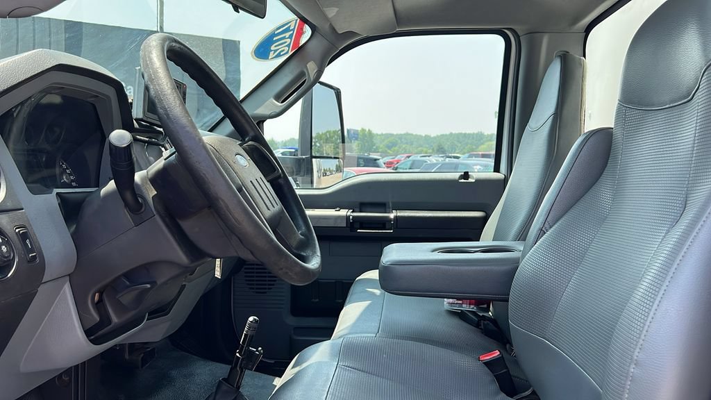 Used 2017 Ford F650 2WD Regular Cab Super Duty image 9