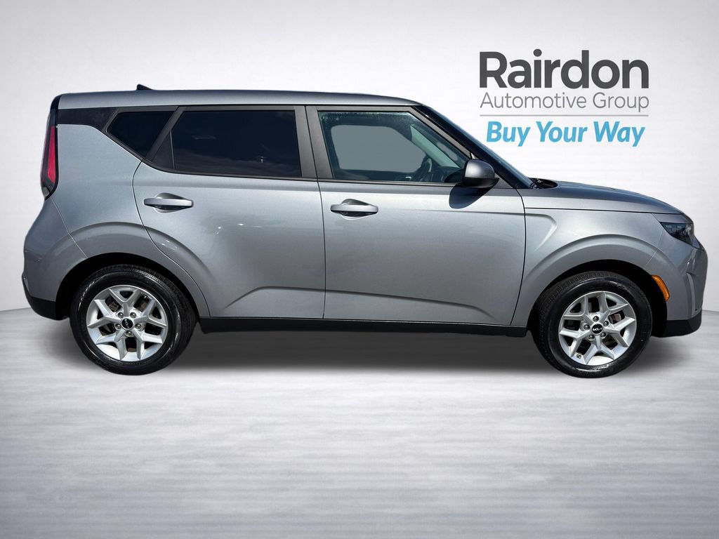 Used 2024 Kia Soul LX w/ Option Group 015 FWD image 8