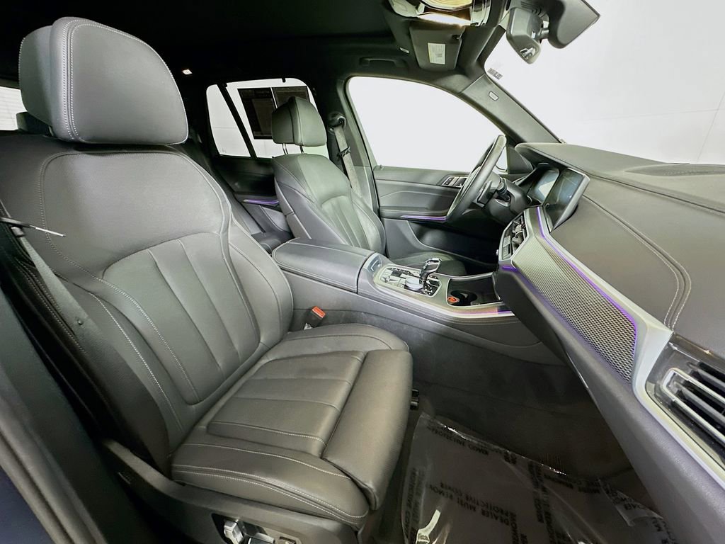 Used 2022 BMW X5 xDrive45e w/ M Sport Package image 12