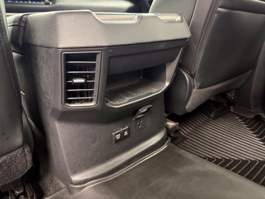 Used 2024 Toyota Tundra Limited AWD/4WD image 19