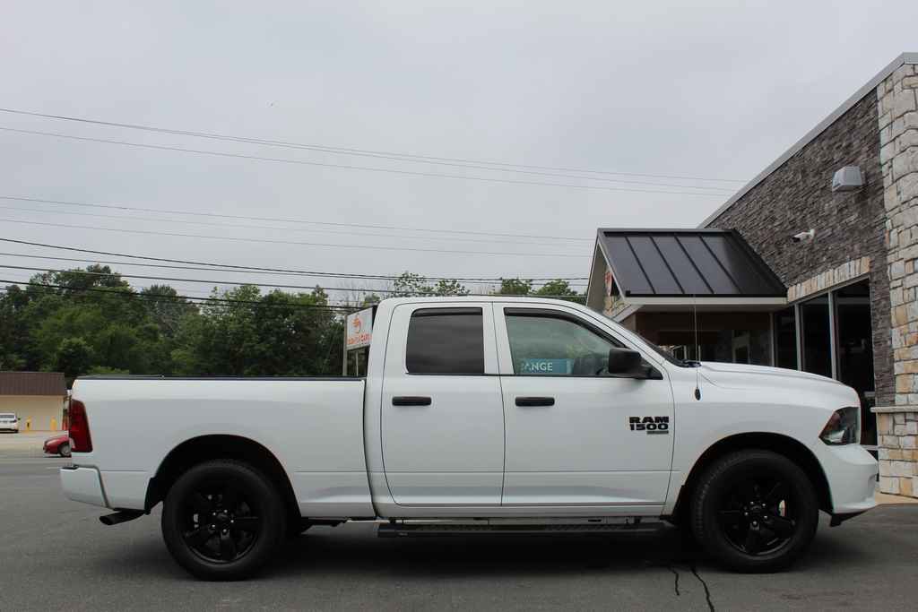 Used 2019 RAM 1500 Express w/ Express Value Package AWD/4WD image 3