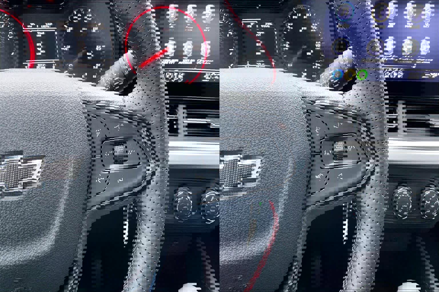 Certified 2025 Chevrolet Trax RS w/ Driver Confidence Package image 25