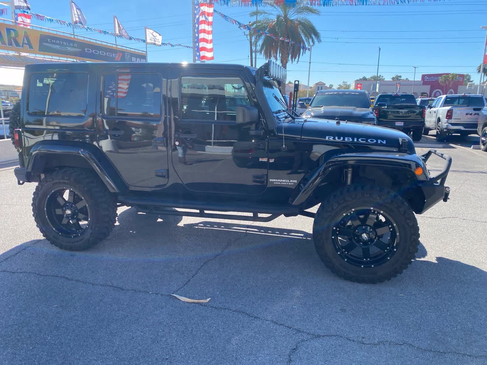 Used 2017 Jeep Wrangler Unlimited Rubicon w/ Connectivity Group AWD/4WD image 4