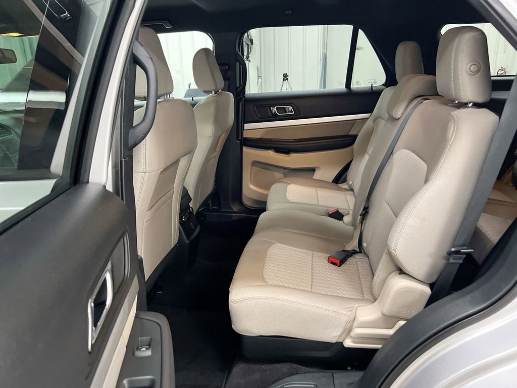 Used 2018 Ford Explorer FWD image 22