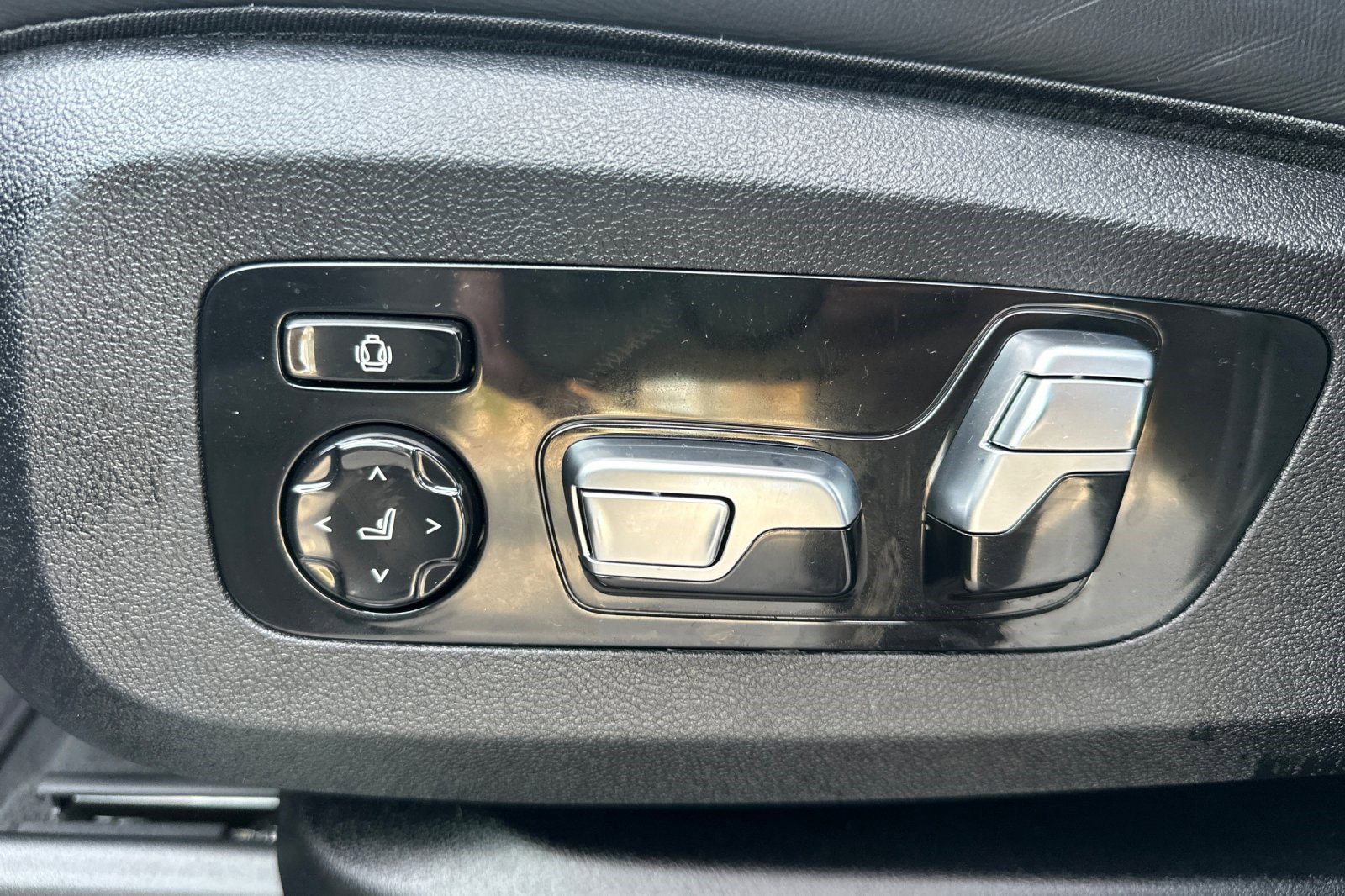 Used 2021 BMW X5 xDrive45e w/ M Sport Package image 14