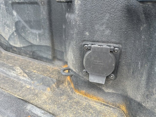 Used 2023 GMC Sierra 3500 SLT w/ SLT Preferred Package image 16