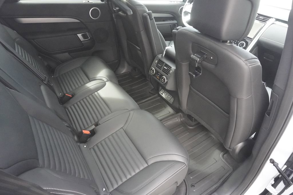 New 2026 Land Rover Discovery Limited Edition image 26