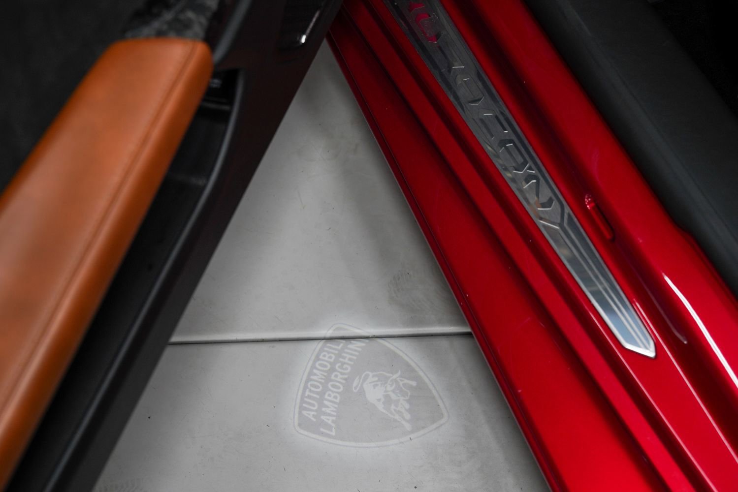 Used 2021 Lamborghini Huracan EVO image 38