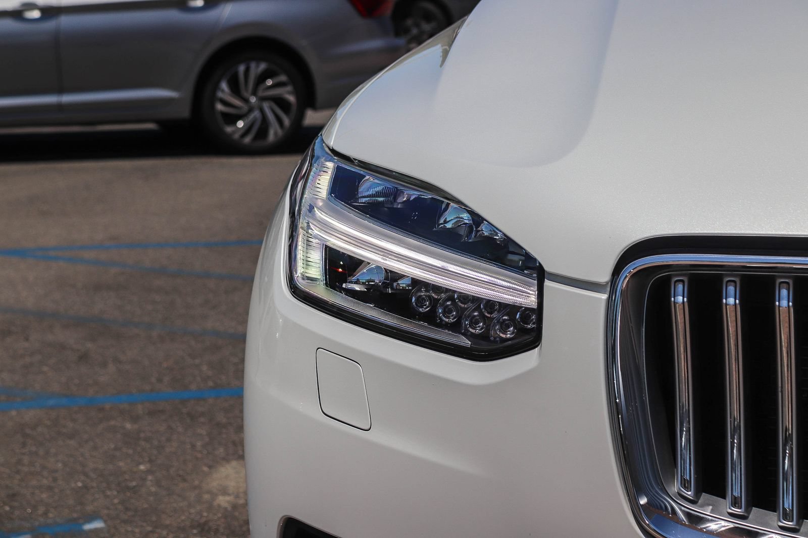 Used 2023 Volvo XC90 B6 Plus w/ Protection Package Premier AWD/4WD image 12