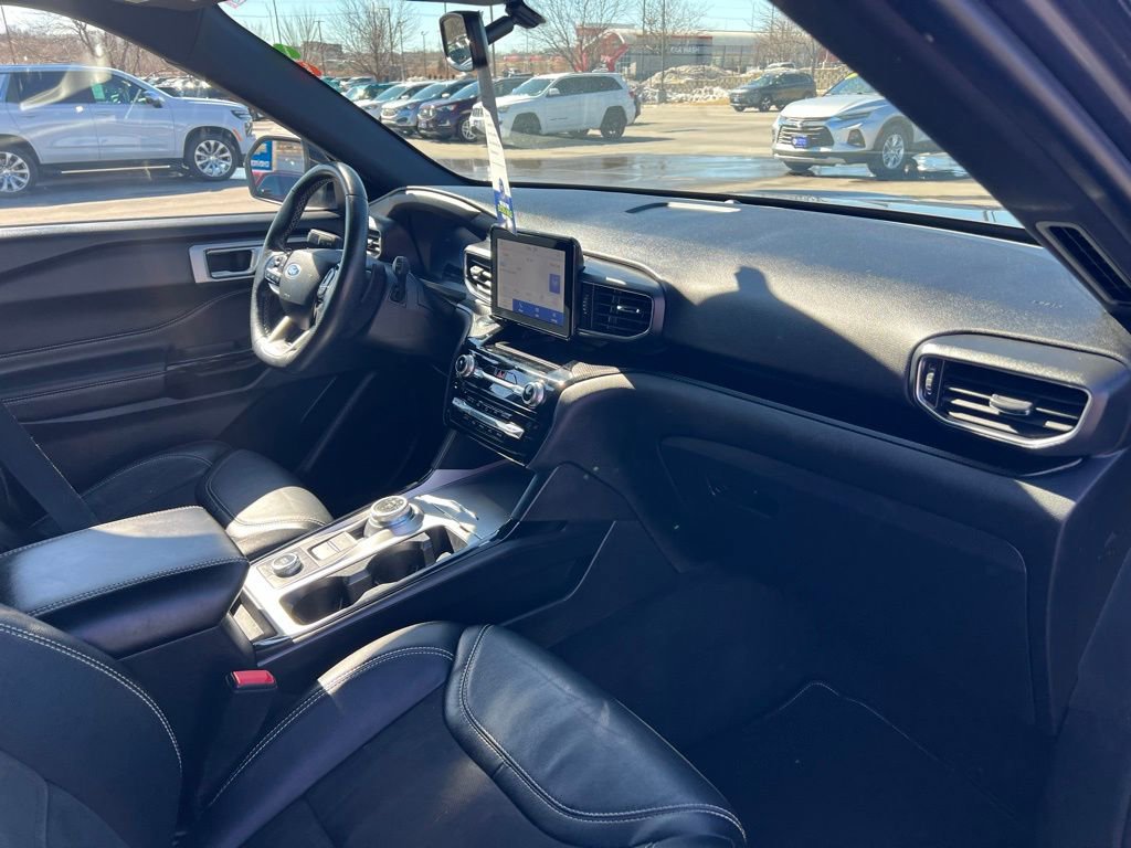 Used 2022 Ford Explorer ST w/ ST Street Pack image 32