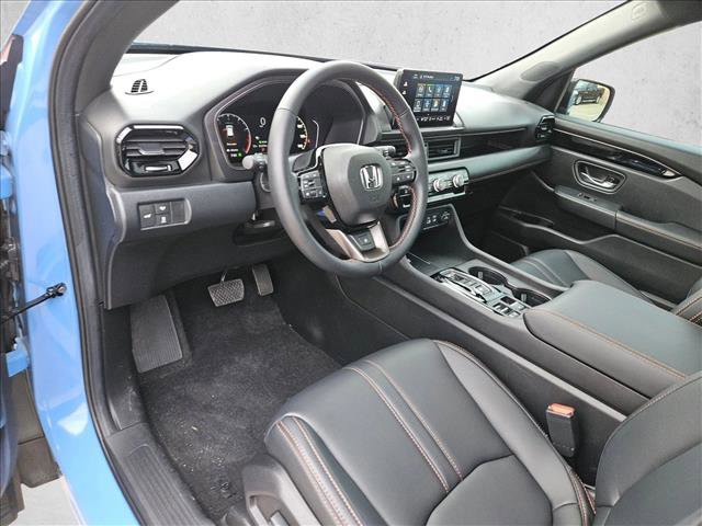 Used 2025 Honda Pilot TrailSport image 14