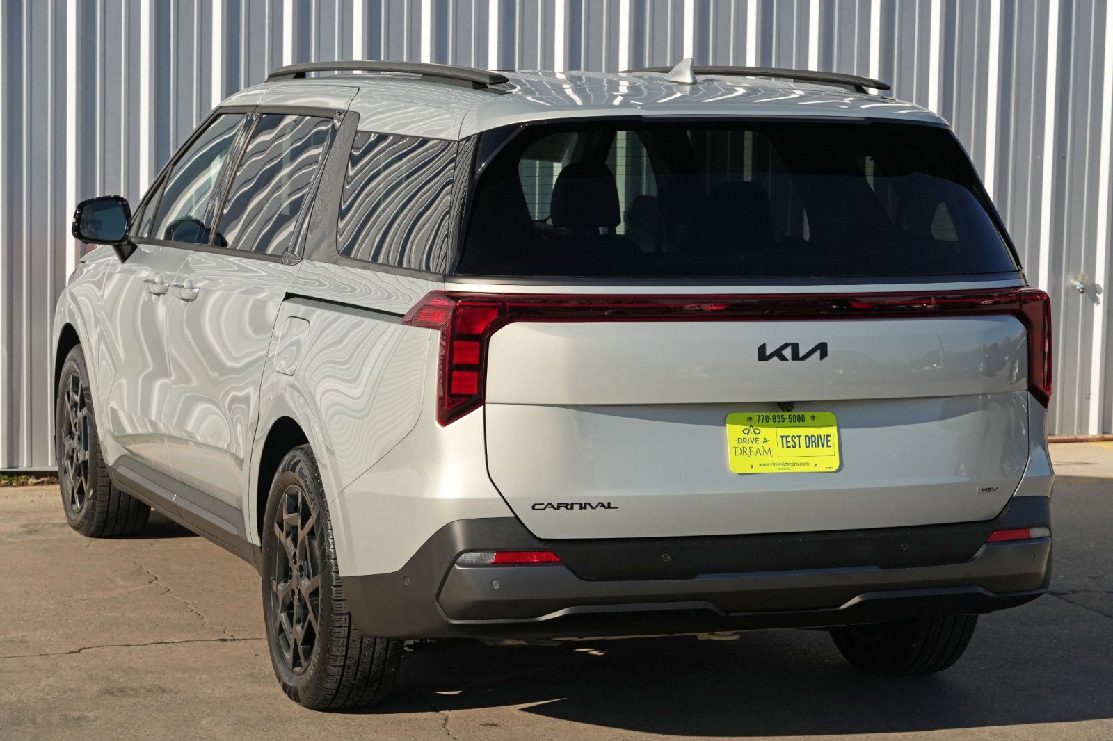 Used 2025 Kia Carnival SX w/ SX Dark Edition Package image 50