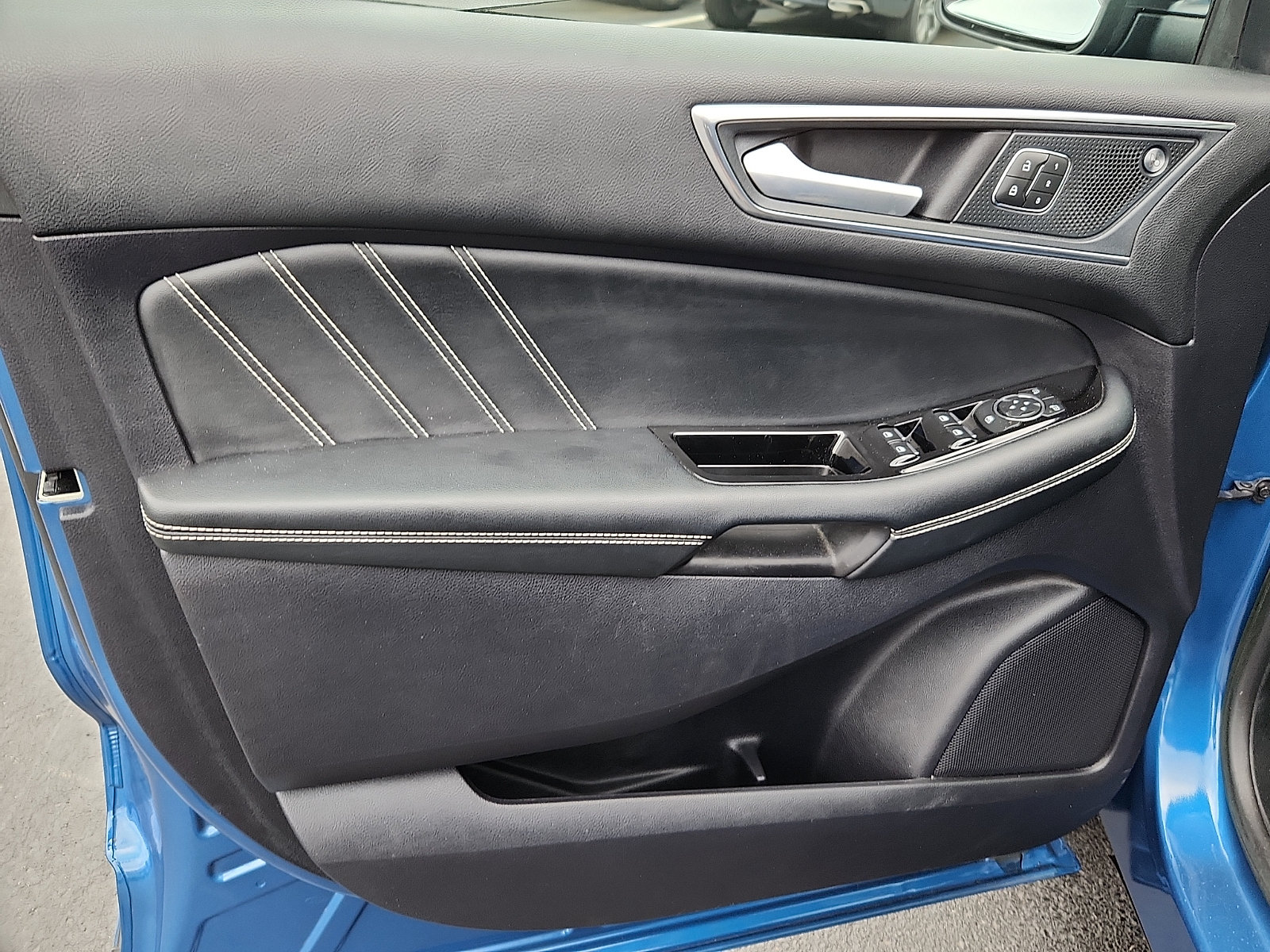 Used 2020 Ford Edge ST w/ Equipment Group 401A AWD/4WD image 12