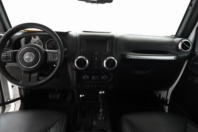 Used 2018 Jeep Wrangler Unlimited Sahara w/ Connectivity Group image 5