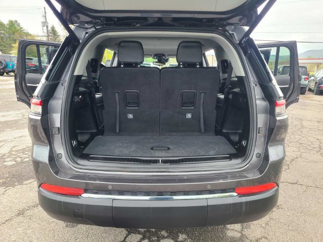 Used 2023 Jeep Grand Cherokee L Limited AWD/4WD image 23