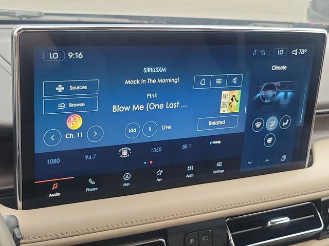 Used 2022 Lincoln Nautilus Reserve w/ Luxury Package image 13