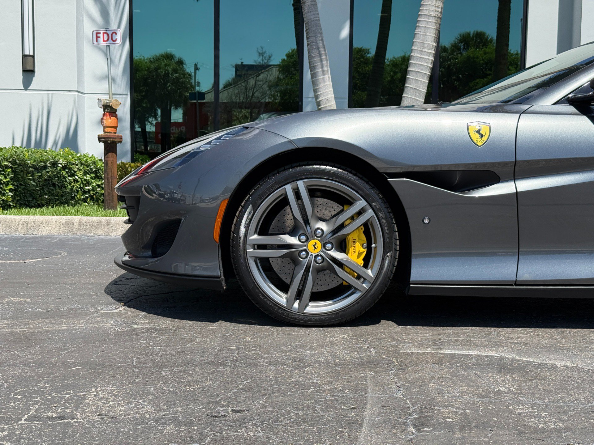Used 2019 Ferrari Portofino RWD image 17