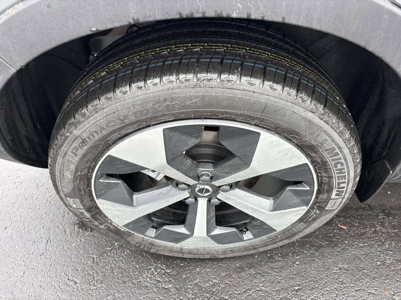 New 2026 Volvo XC40 B5 Plus w/ Protection Package Premier AWD/4WD image 10