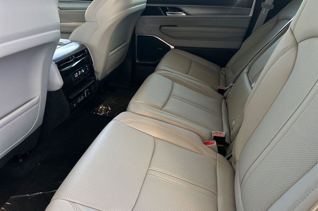 New 2026 Jeep Grand Wagoneer L 2WD w/ 8-Passenger Seating Package image 12