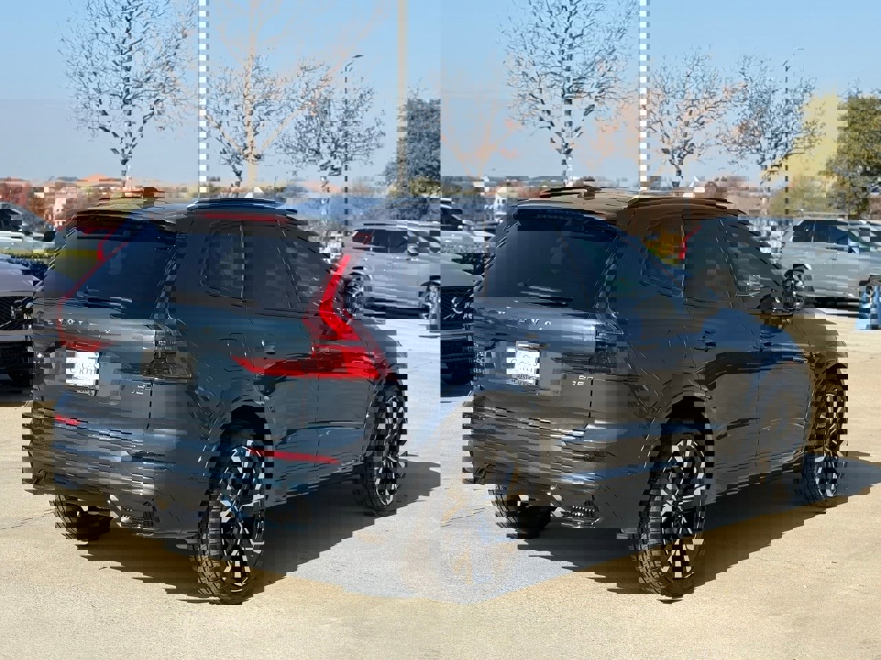 New 2026 Volvo XC60 B5 Ultra w/ Protection Package Premier image 8