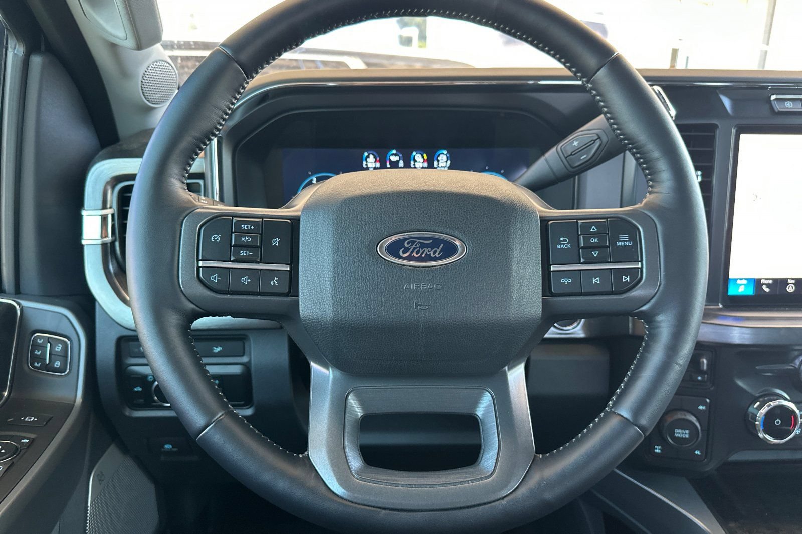 Used 2024 Ford F250 Lariat w/ FX4 Off-Road Package AWD/4WD image 31
