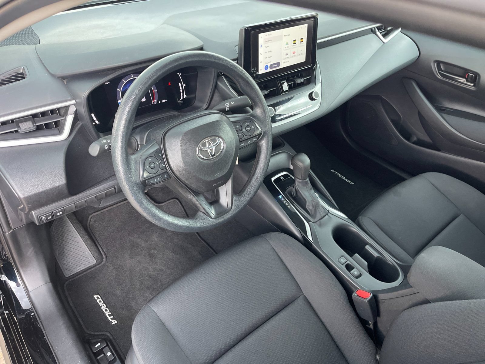 Used 2026 Toyota Corolla LE FWD image 10