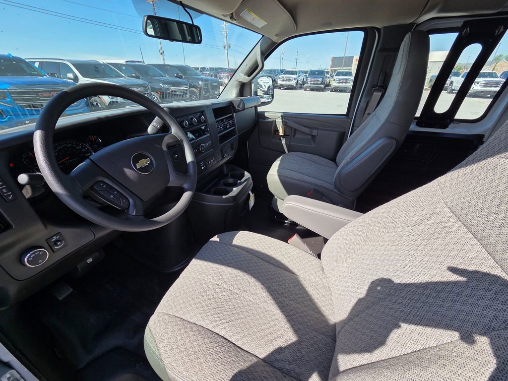 Used 2024 Chevrolet Express 3500 w/ Driver Convenience Package RWD image 10
