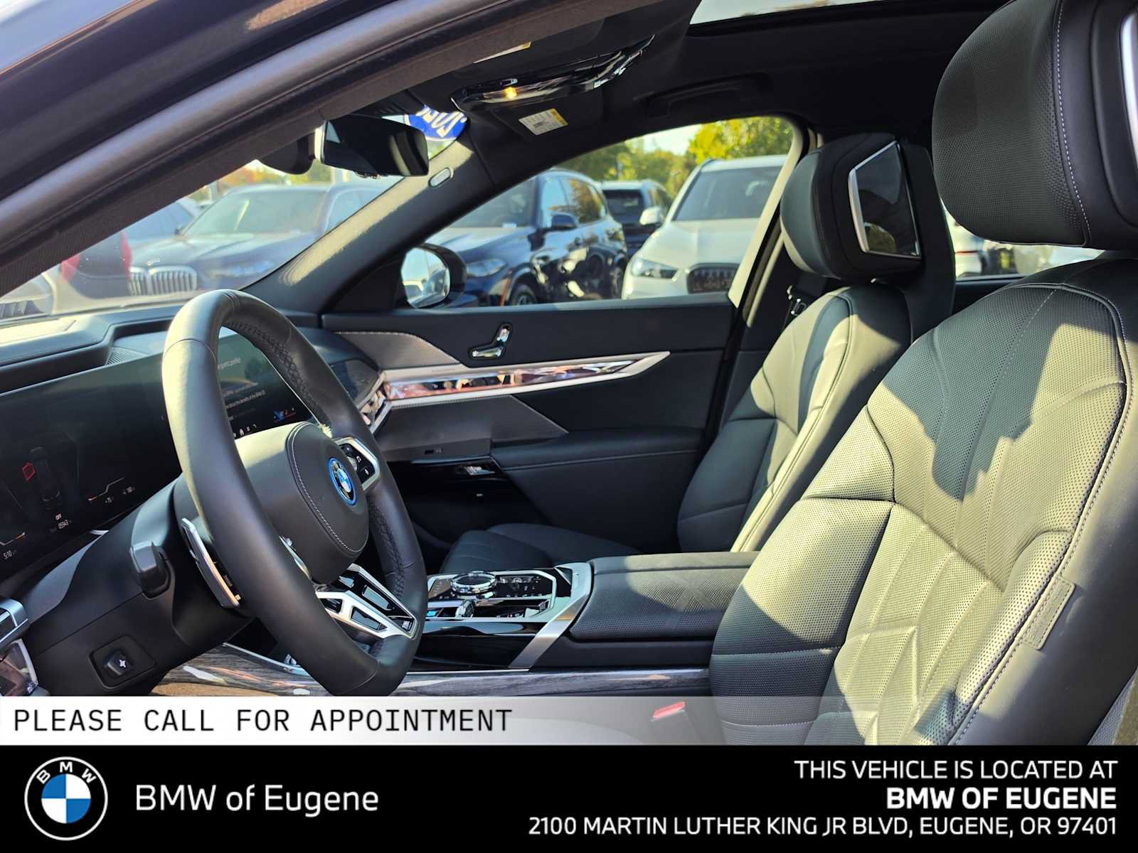 Used 2025 BMW i7 eDrive50 w/ M Sport Package RWD image 24