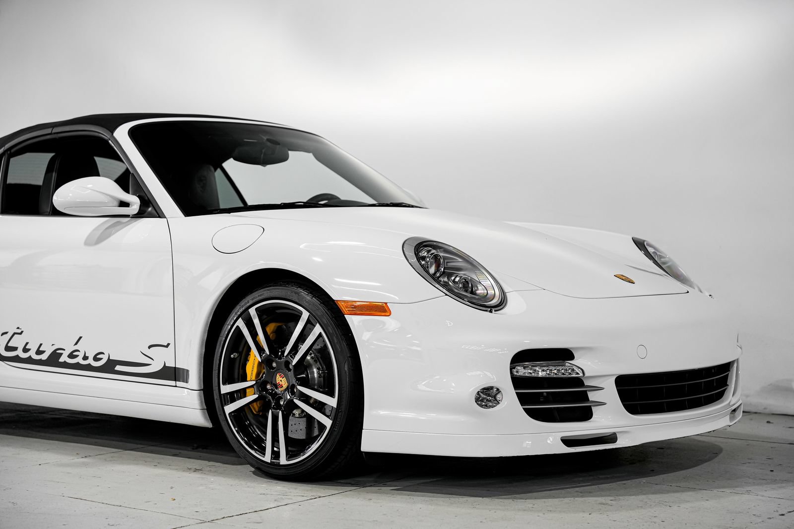 Used 2011 Porsche 911 Turbo S AWD/4WD image 45